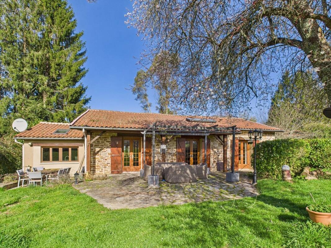 Maison à CHAMPNIERS-ET-REILHAC