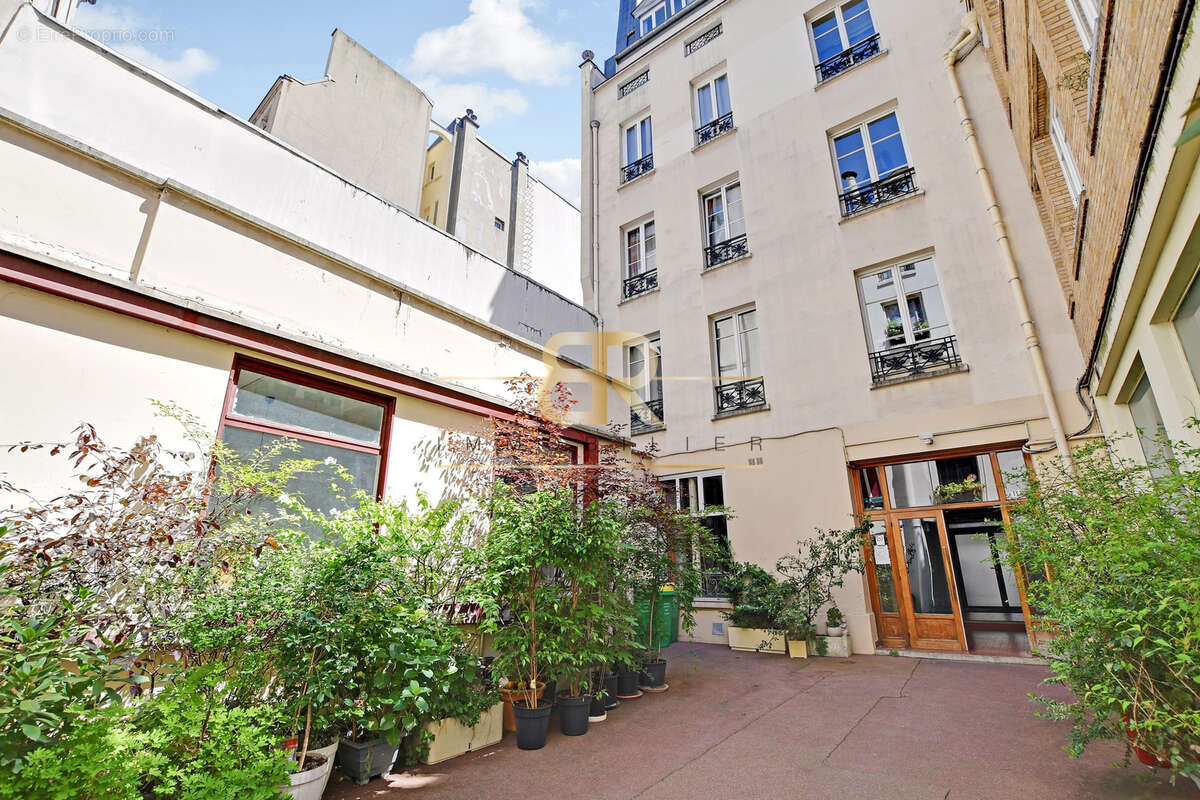 Commerce à PARIS-10E