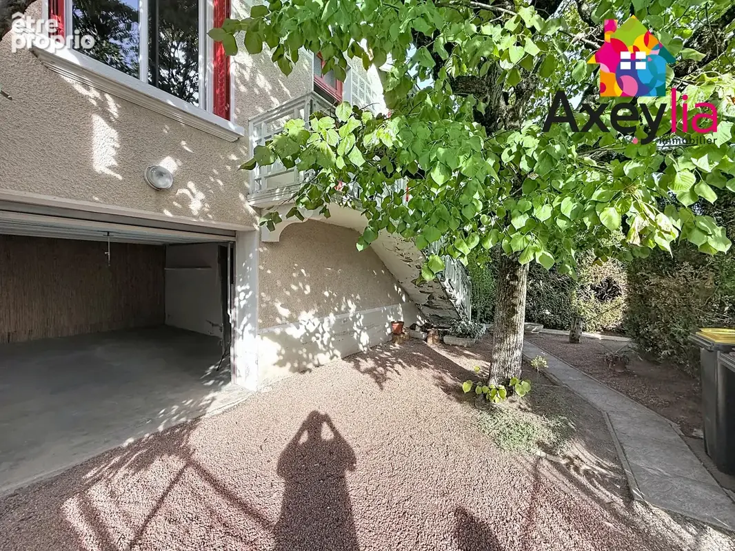A vendre - riorges - maison élevée sur sous-sol avec deux chambres, garage, terrasse et terrain - photo 15