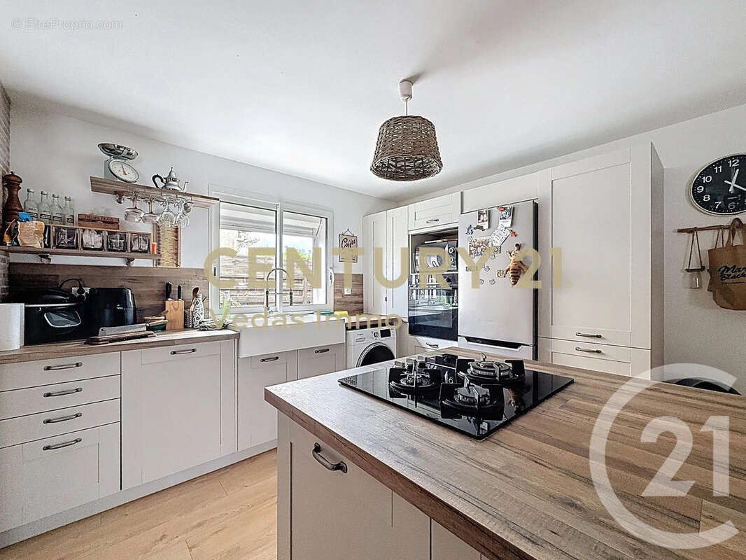 Maison à SAINT-JEAN-DE-VEDAS