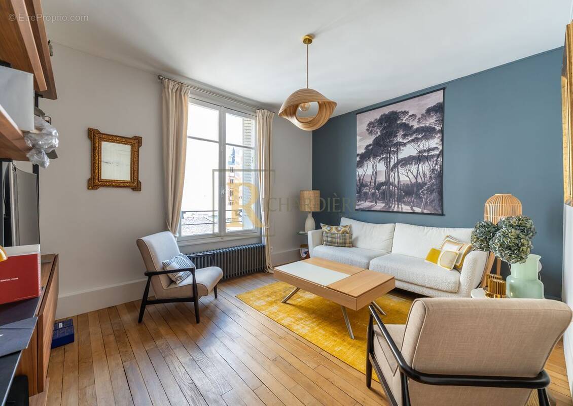 Appartement à PARIS-16E