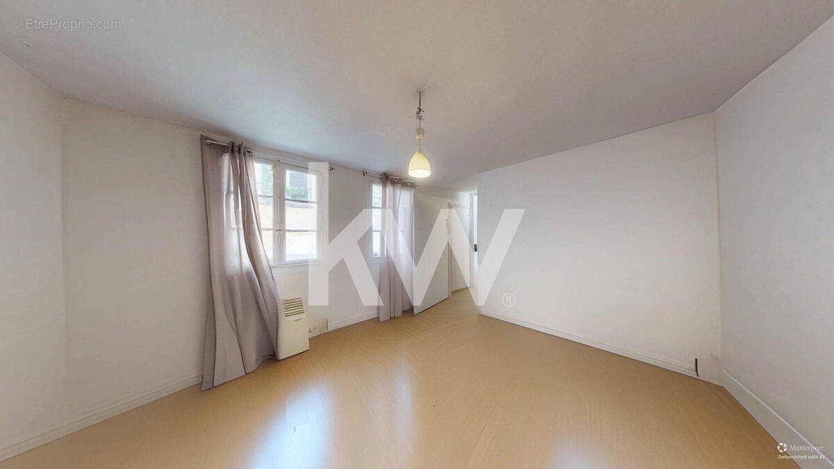 Appartement à PARIS-1E