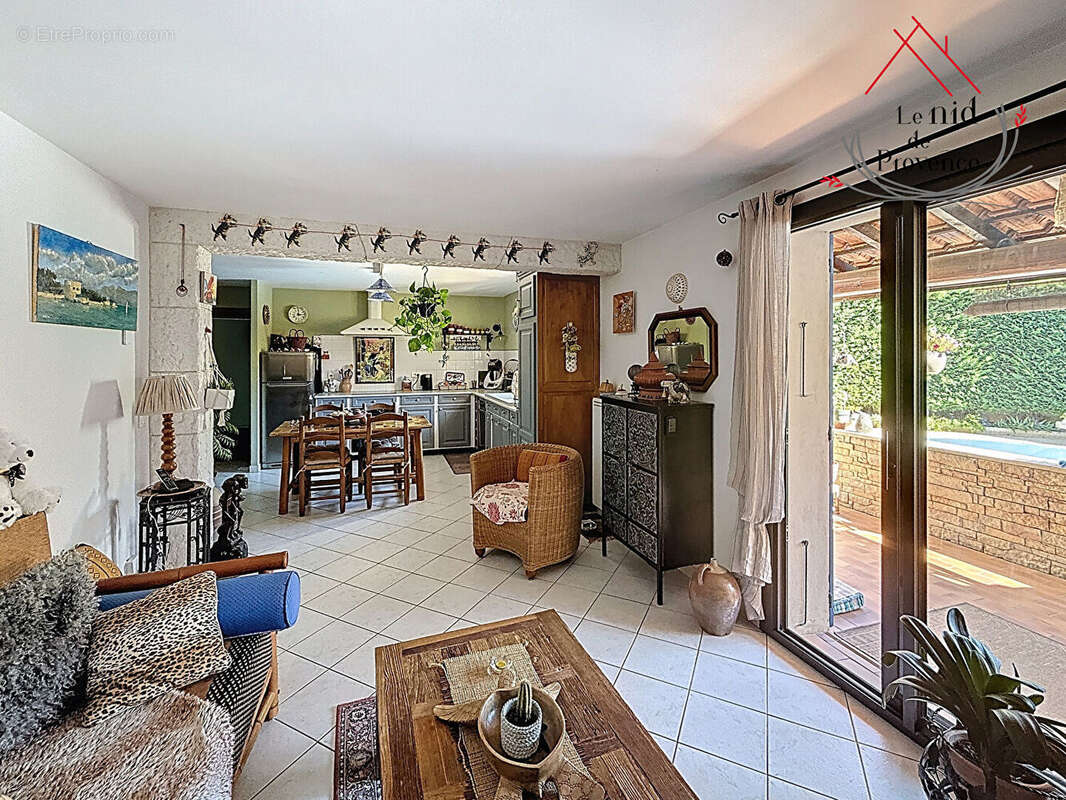 Maison à PERNES-LES-FONTAINES