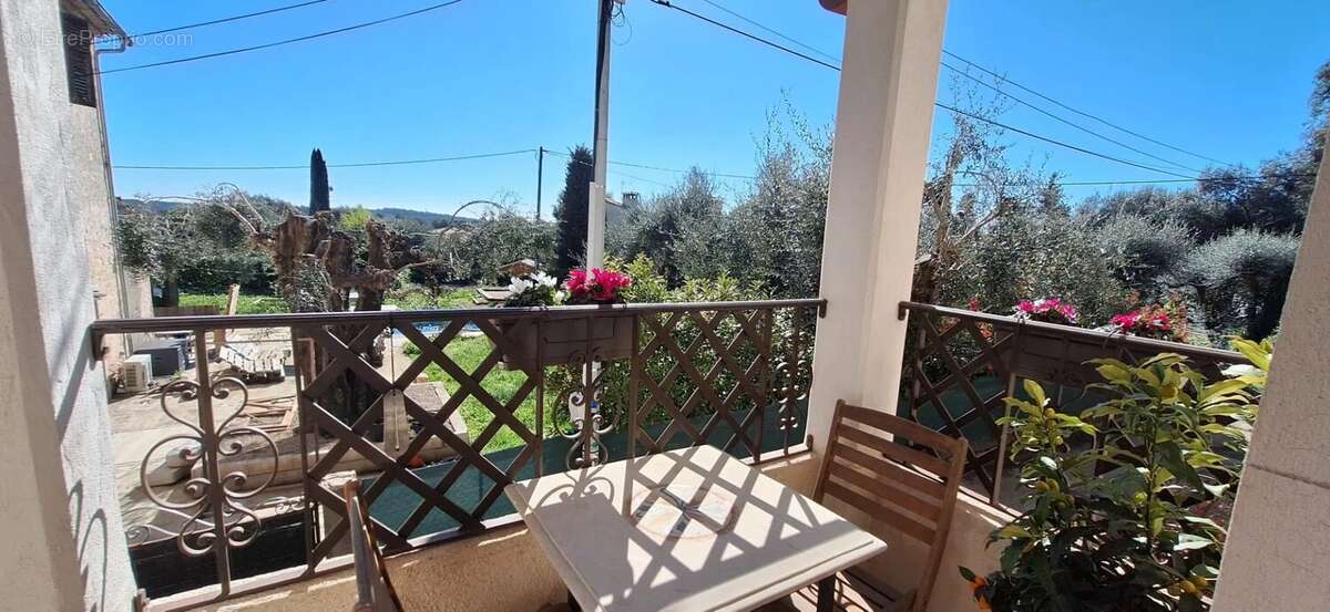 Maison à ROQUEFORT-LES-PINS