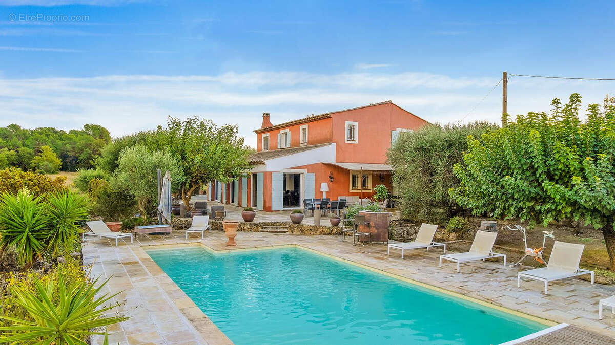 Maison à BAGNOLS-EN-FORET