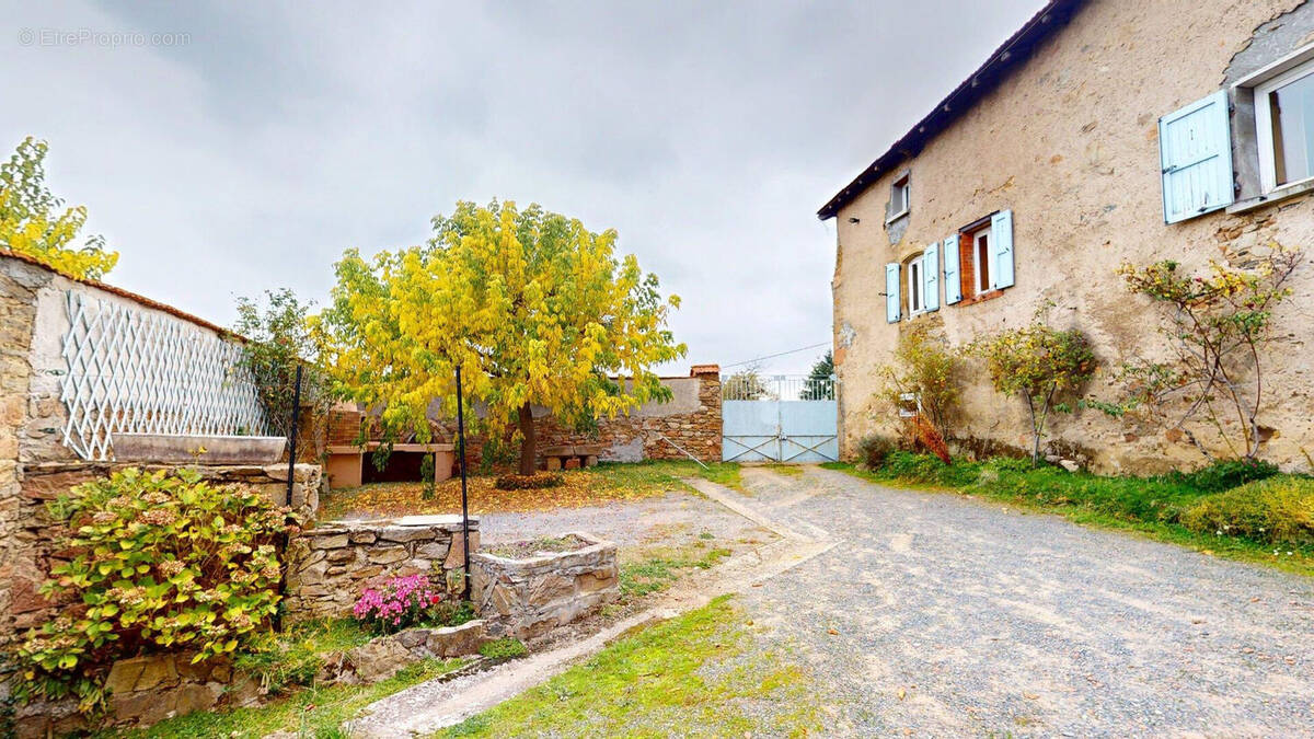 Maison à GREZIEU-LE-MARCHE