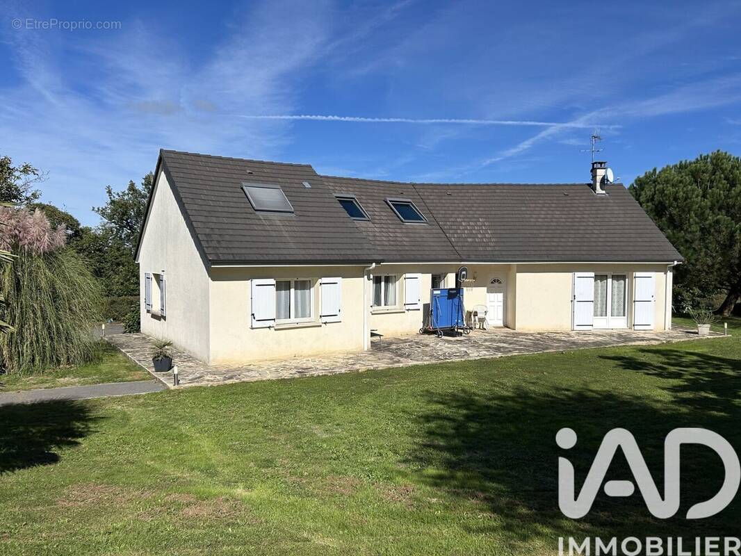 Photo 1 - Maison à SAINT-CLEMENT