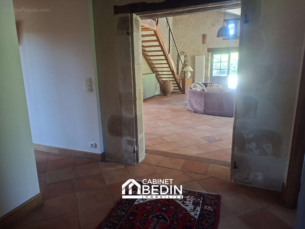 Maison 240 m² à Coimeres  - photo 7