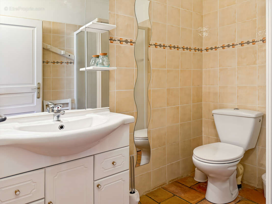 Maison à VILLENEUVE-DE-BERG