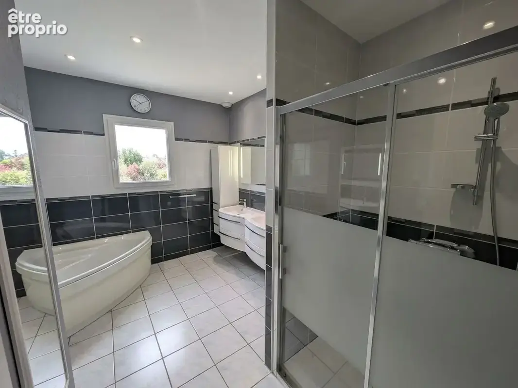 Maison 4 pièces 142 m² à vendre à Chatenoy-Le-Royal (71880) - photo 4