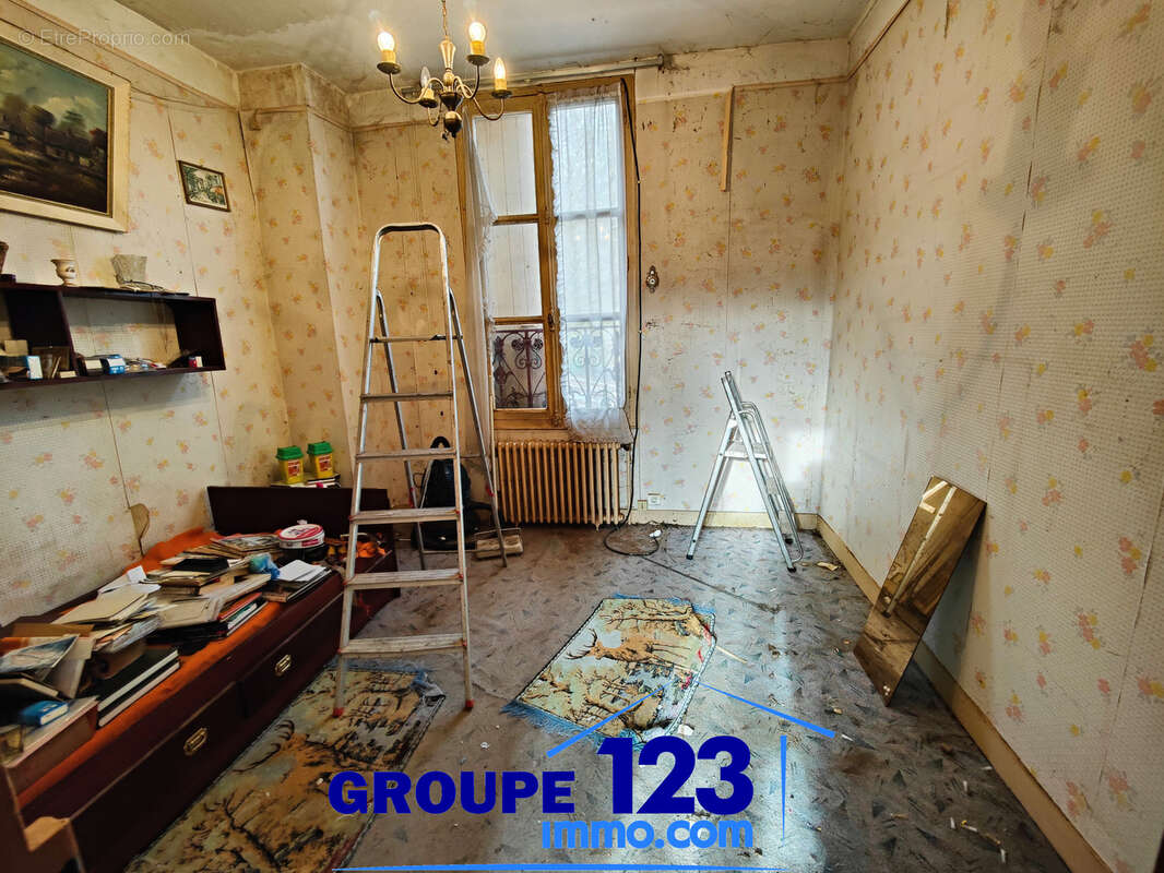 Maison avec près de 6 000 m2 de terrain   Un fort potentiel à révéler - photo 7