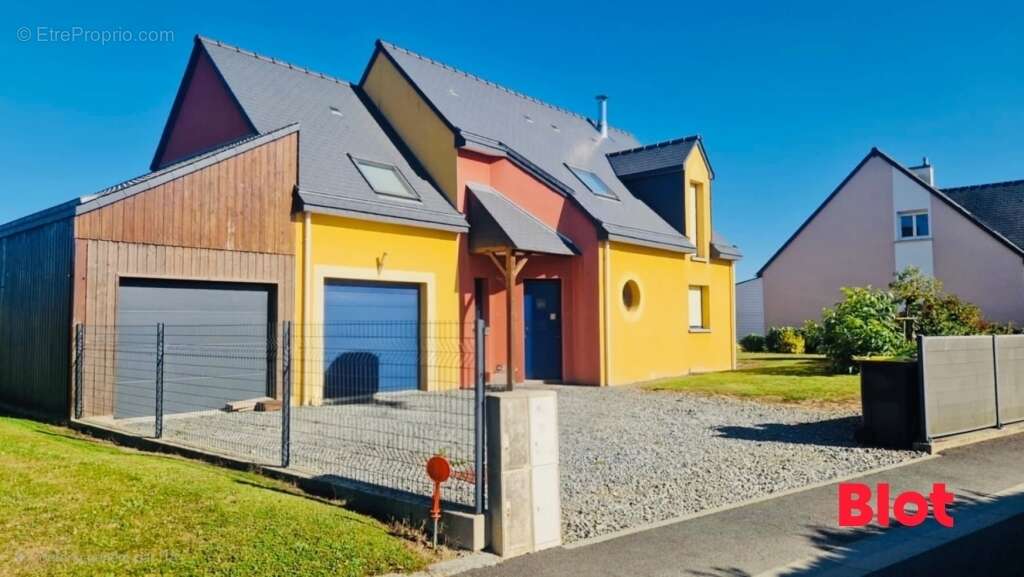 Maison à SAINT-BRICE-EN-COGLES