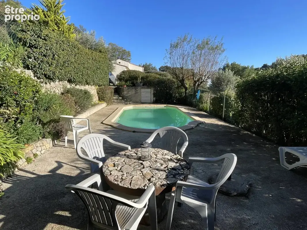 Villa de plain pied avec piscine et vue dégagée - photo 12