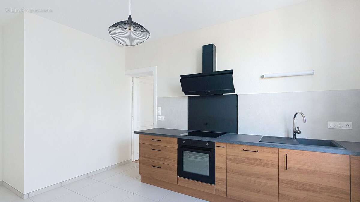 Appartement 65 m² à Pierre-Benite  - photo 3