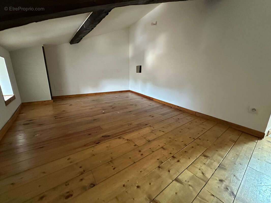 Maison à ESSERTINES-EN-DONZY