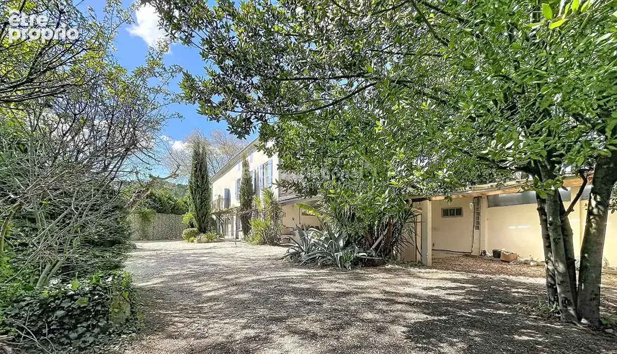 Mas de caractère de 239 m² avec appartement indépendant à Barbentane - photo 4