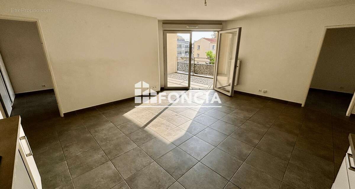 Six fours centre ville au calme dans une residence de bon standing - photo 4