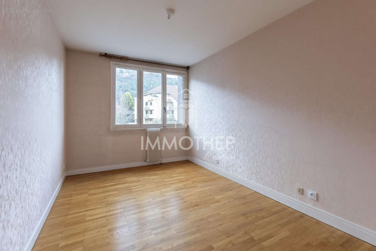 Appartement à MEYLAN