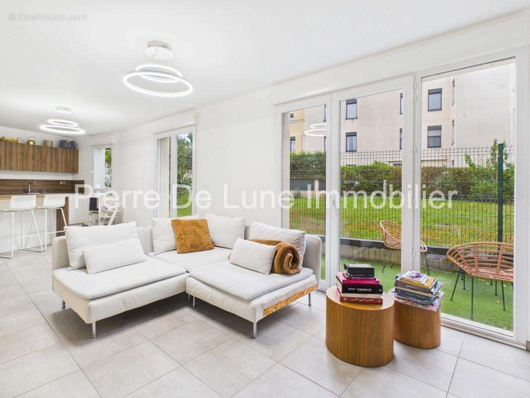 Appartement à SATHONAY-CAMP