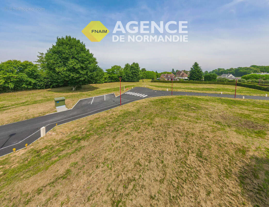 Terrain à VILLERS-EN-OUCHE