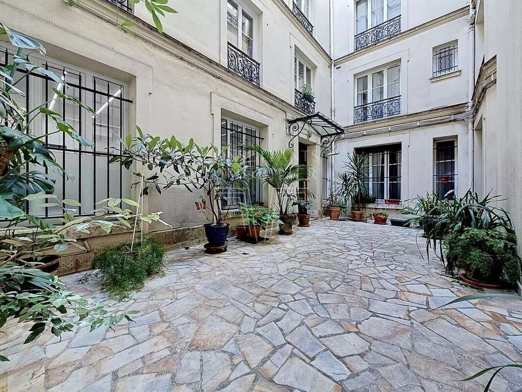 Appartement à PARIS-17E
