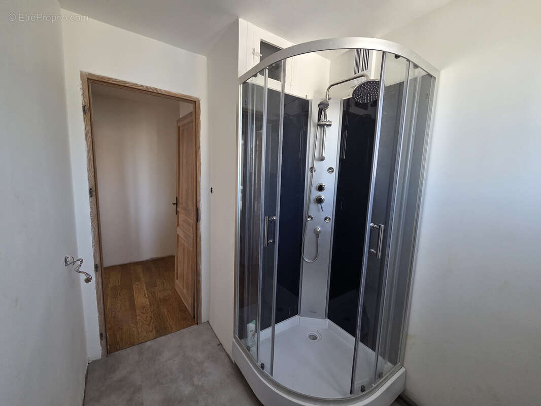 Appartement T3 67 m2 - corniche - photo 5