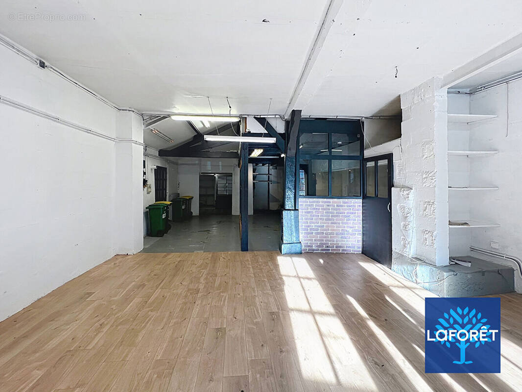 Commerce à LA FERTE-ALAIS