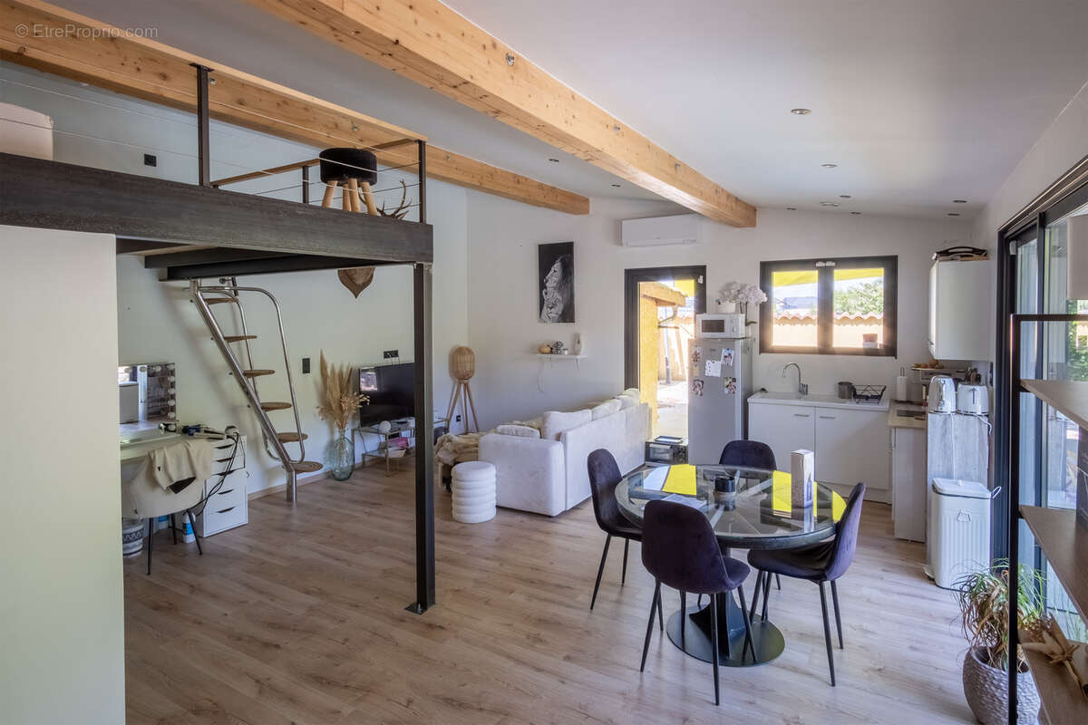 Appartement à MONTMERLE-SUR-SAONE