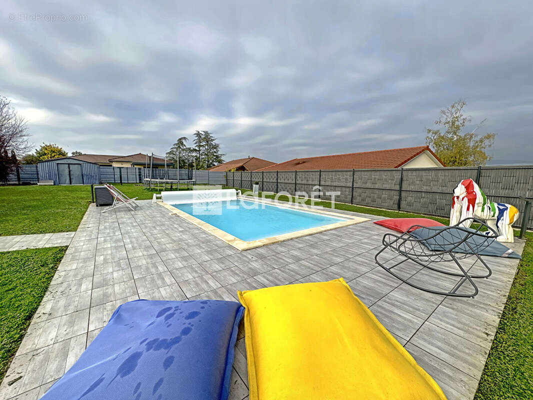 Maison à SAINT-ETIENNE-DU-BOIS