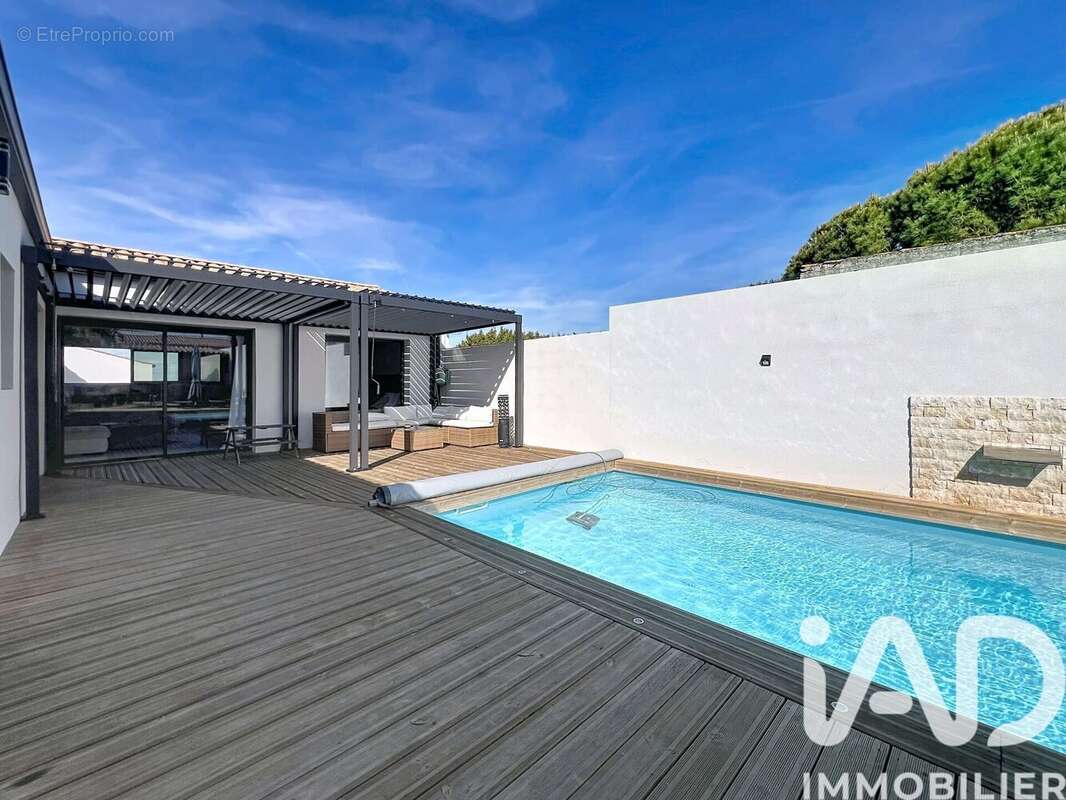 Photo 2 - Maison à CHARRON