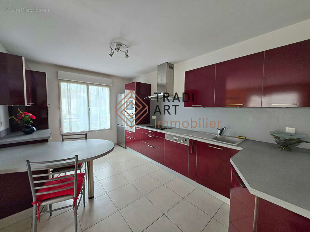 Appartement à SAINTE-GENEVIEVE-DES-BOIS