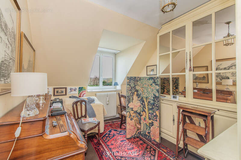 Maison à SAINT-NOM-LA-BRETECHE