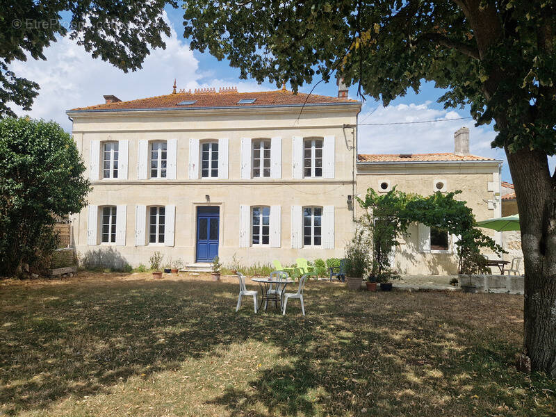 Maison à LES NOUILLERS