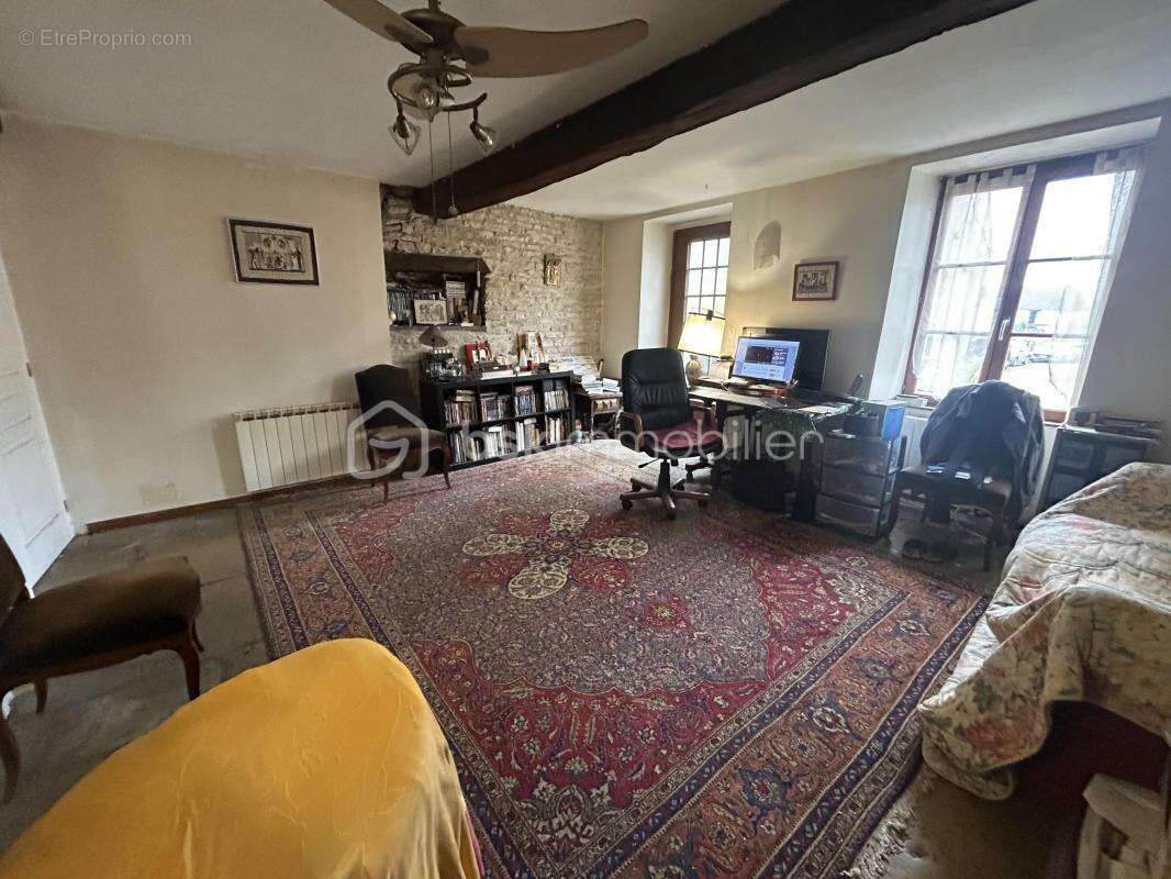 Maison à POILLY-SUR-SEREIN