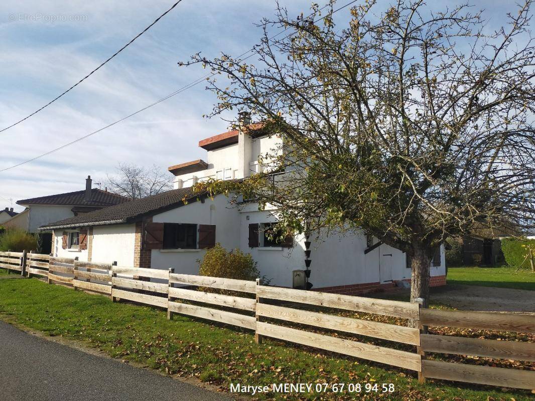 Maison à SAINTE-GENEVIEVE-DES-BOIS