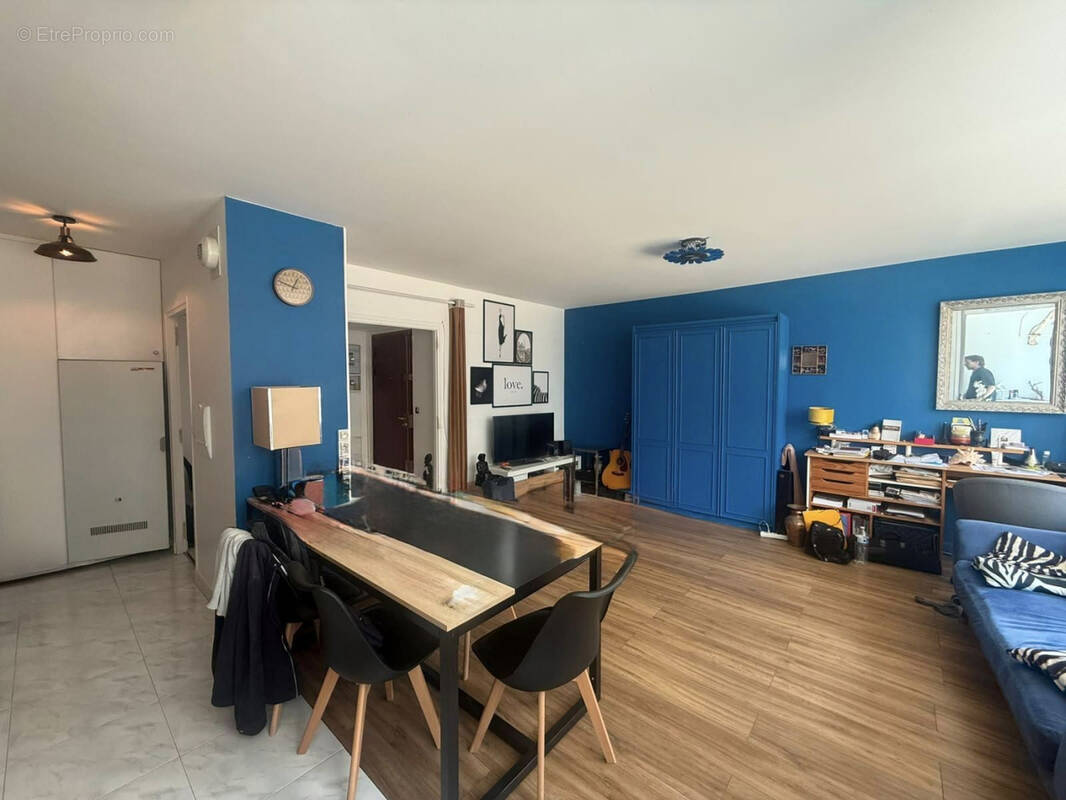 Appartement à PARIS-19E