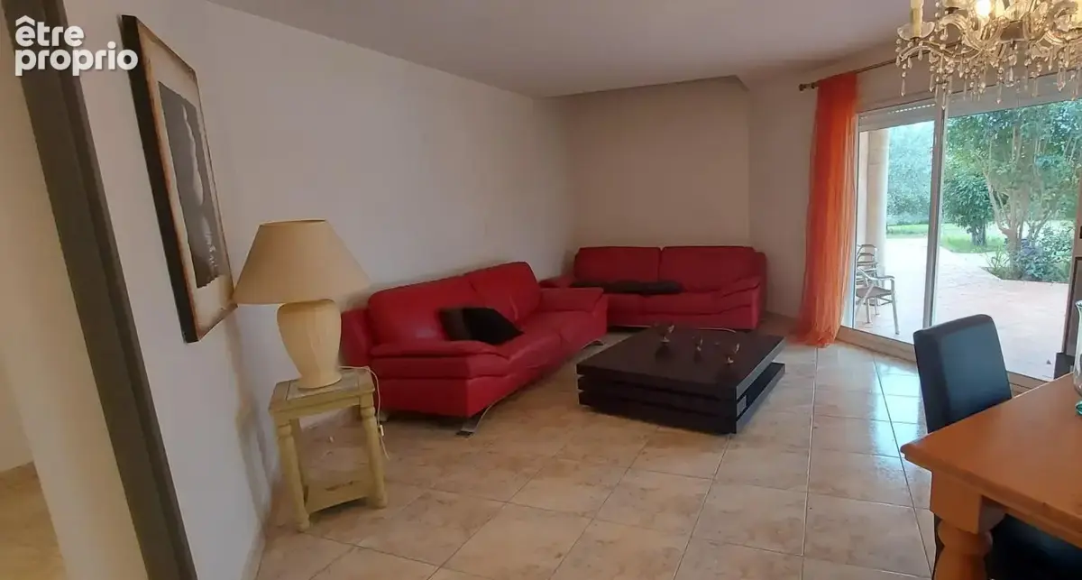 GARD. 30. GENERAC. Belle maison de 184 m2 de plain-pied sur terrain arboré de 1264 m² avec piscine - photo 4