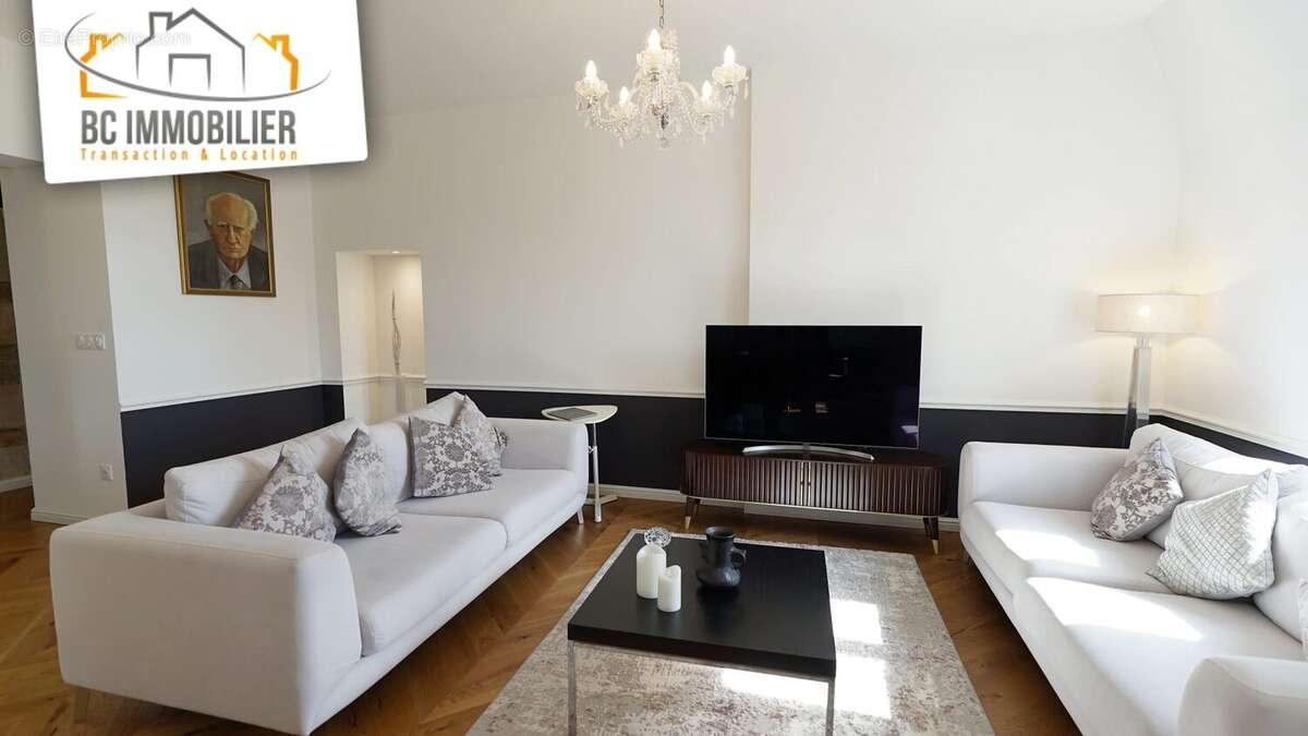Appartement à CHEVRY