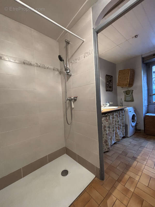 AIGNAY LE DUC  Maison du XVIè s de 125 m2 avec une terrasse et un terrain non attenant de 240m2 - photo 11