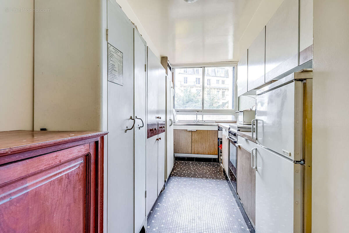 Appartement à PARIS-14E