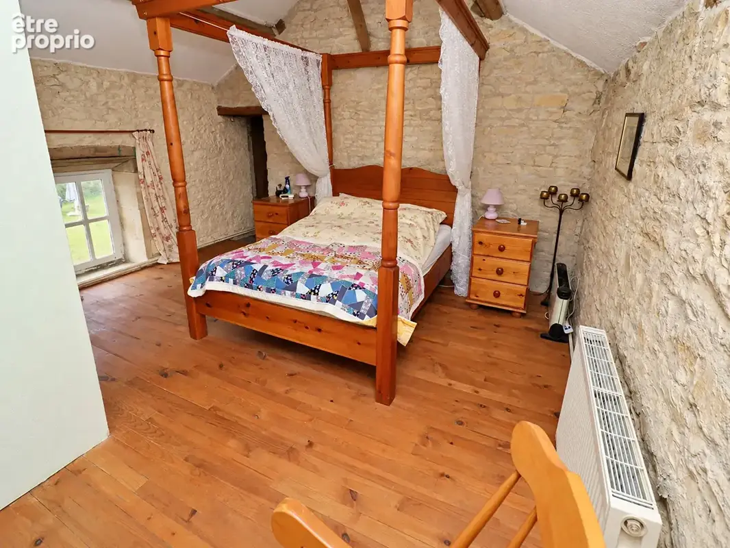 Maison charentaise de 3 chambres proche de Tusson - Suite de plain-pied, granges en pierre et terrain de 1 987 m² - photo 3