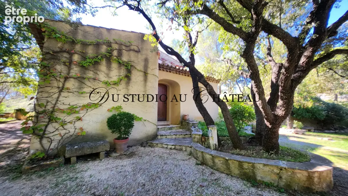Aix en Provence, belle bastide traditionnelle avec garage sur  5000M2 sans vis-à-vis, la campagne à la ville - photo 5