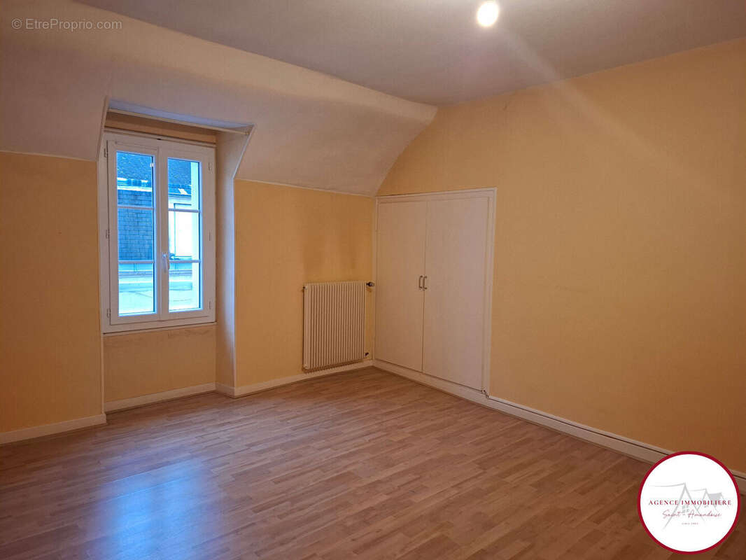 Appartement à SAINT-AMAND-MONTROND