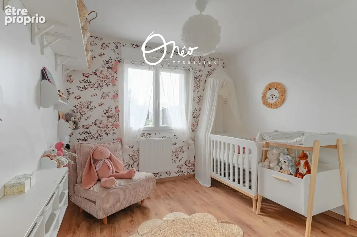 Givors - Maison à vendre - Plain-pied 4 pièces 89 m² + Garage - photo 13