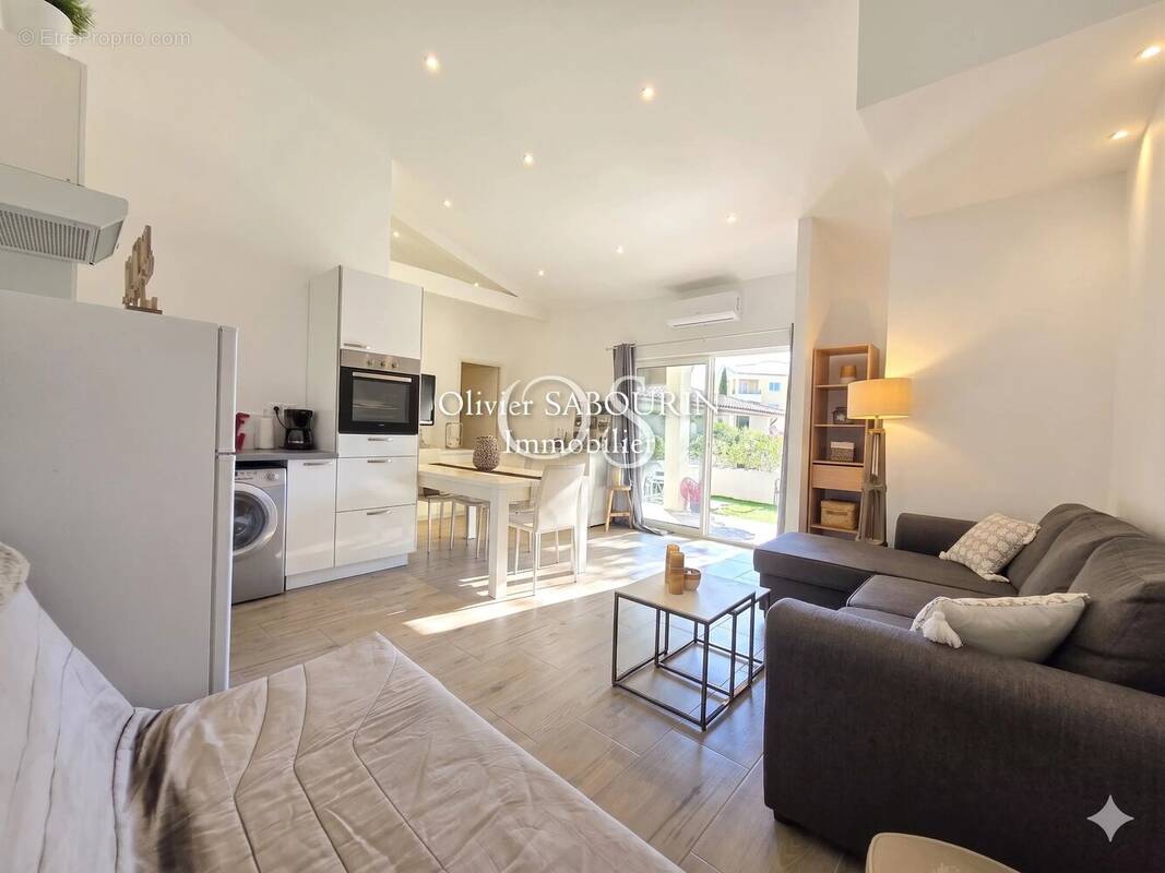 Appartement à ROQUEBRUNE-SUR-ARGENS