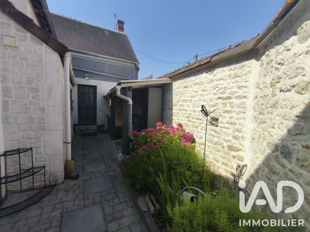 Maison 142 m² à Boynes  - photo 6