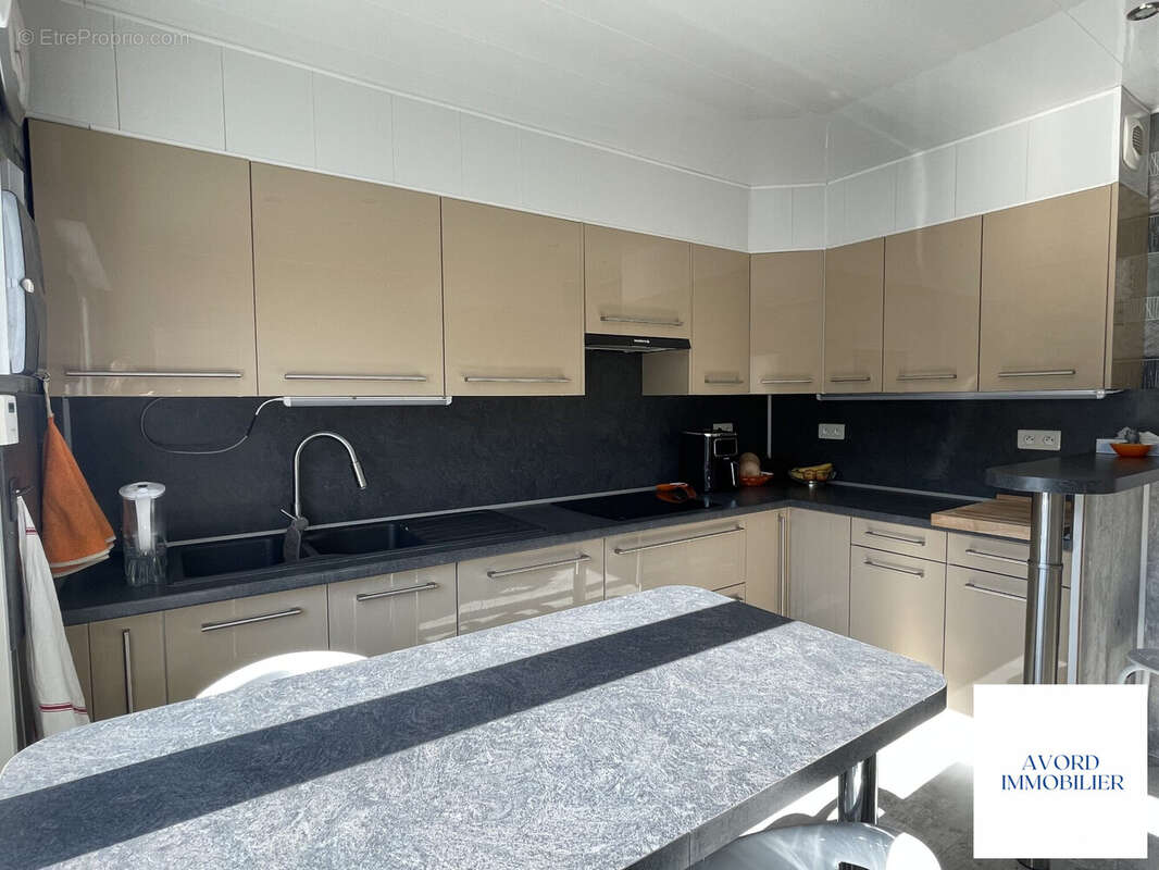 Maison à JUSSY-CHAMPAGNE