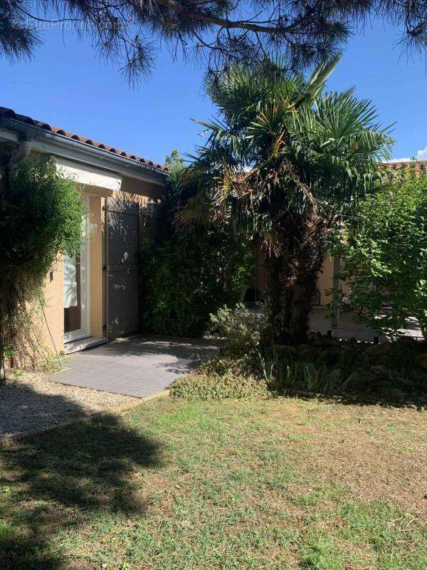 Maison à VEAUCHETTE