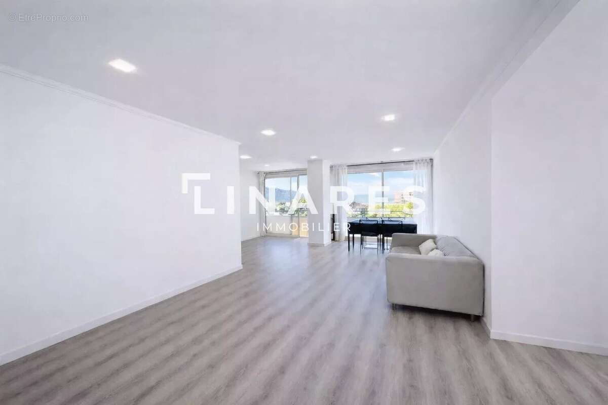 Appartement à MARSEILLE-9E