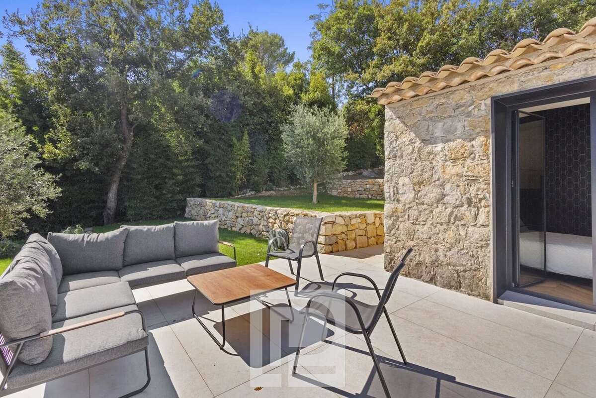 Magnifique mas en pierre rénové à Valbonne - photo 23